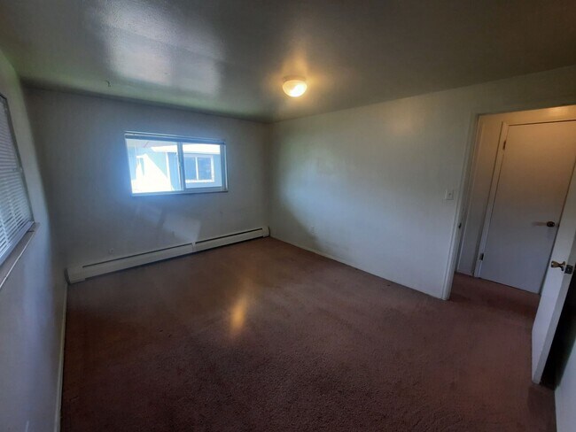 Foto del edificio - 2 bedroom near downtown Golden | Lots of natural light | Mountain views