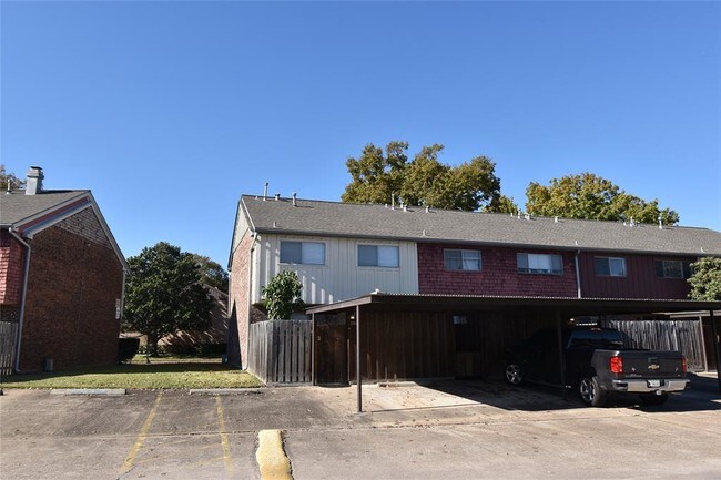 Building Photo - 2270 Triway Ln