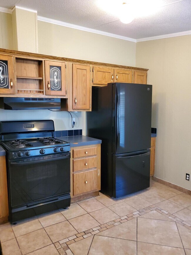 Building Photo - 612 Los Arboles Ave NW