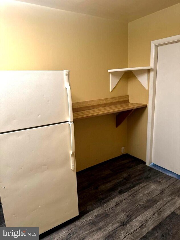 503 N Delaware St Unit B, Paulsboro, NJ 08066 Apartment for Rent in