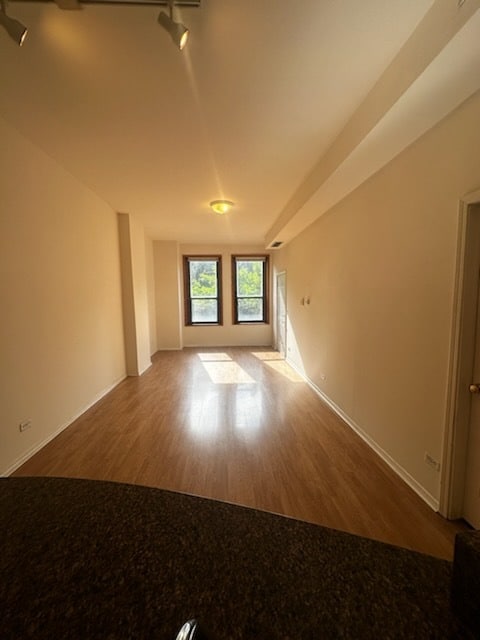 Building Photo - 1021 S Racine Ave
