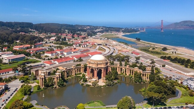 2 Blocks from the Palace of Fine Arts - 2765 Lombard St Apartment