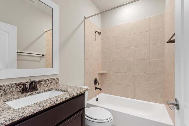 Foto del edificio - 4218 Davis Oak Dr