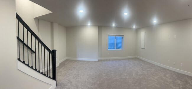 Building Photo - 2244 Marcy Dr