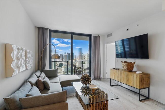 Foto del edificio - 45 SW 9th St