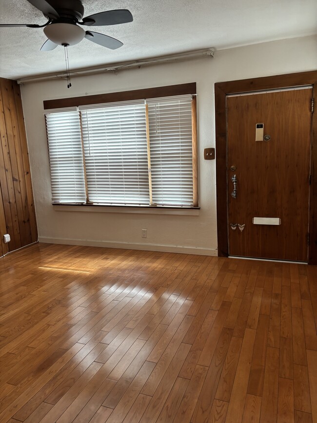 Foto del edificio - 1127 S Rimpau Blvd