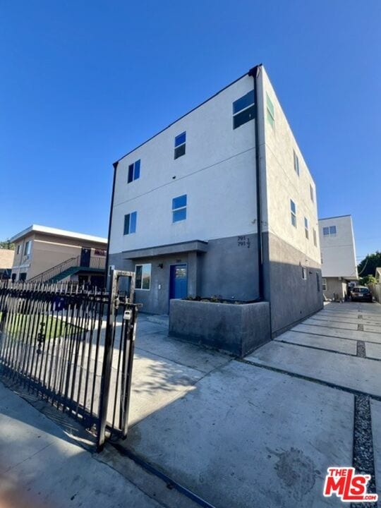 Building Photo - 789 E 41st Pl