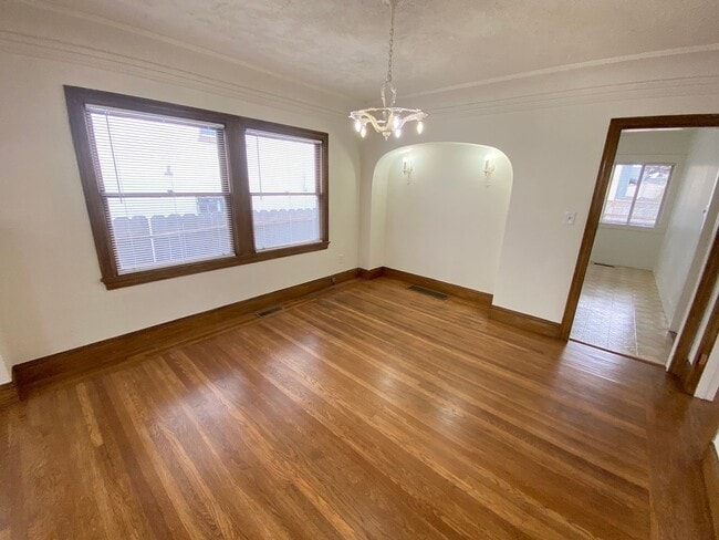 Building Photo - Advent - Low Deposit Home W/ Backyard!