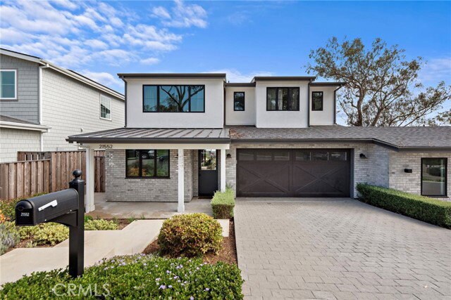 Foto del edificio - 21552 Treetop Ln