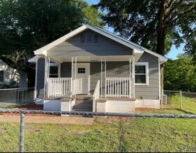 Building Photo - 45 Garden St