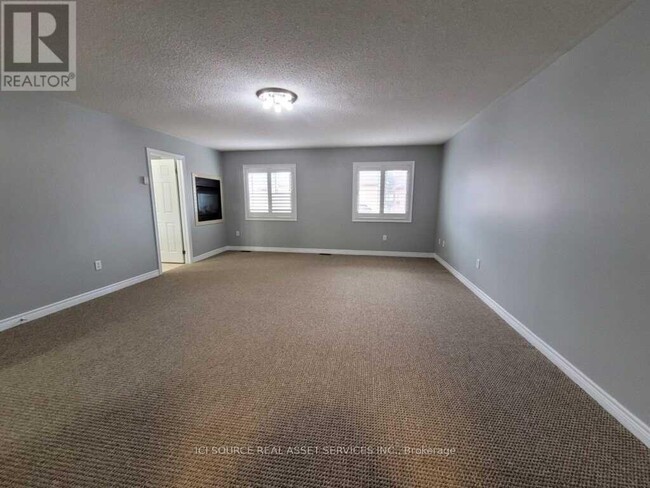 Building Photo - 5150 Doubletree Dr