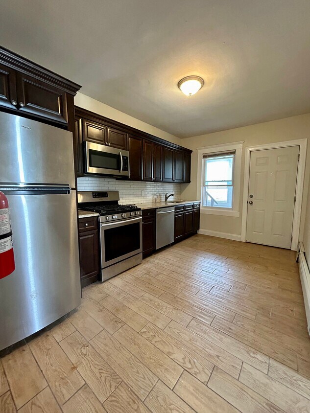 114 Walter St Unit 2 Bedroom 1 bath, Linden, NJ 07036 Apartments in