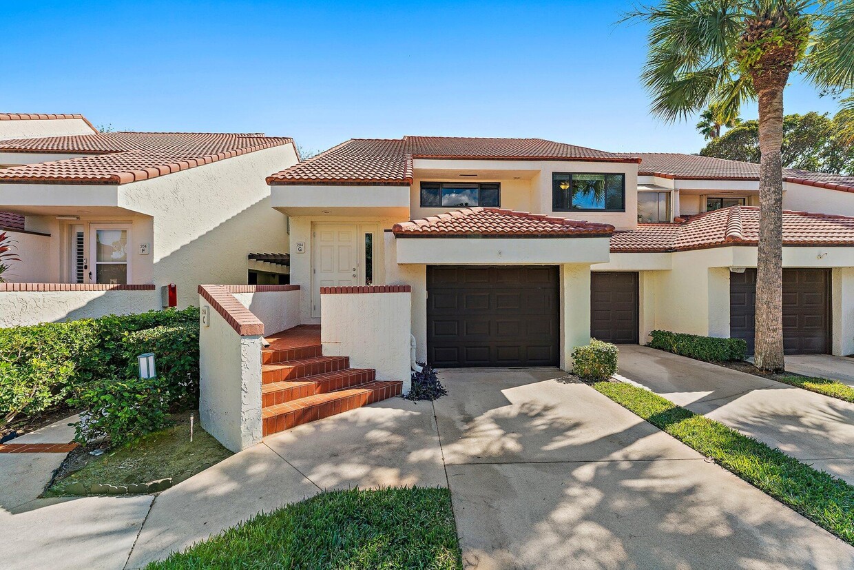 Primary Photo - 204 Sea Oats Dr