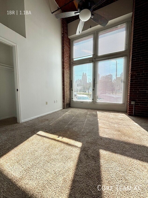 Foto principal - 202 W 5th St