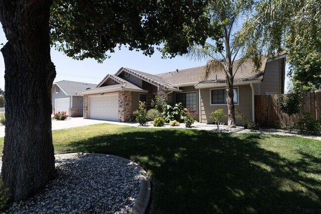 Foto del edificio - Stunning 3-bedroom, 2-bathroom home with a...