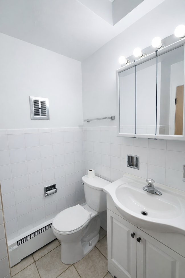 Foto del edificio - 2027 W 111th St