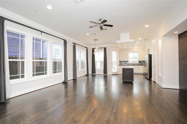 Foto del edificio - 843 E 28th St