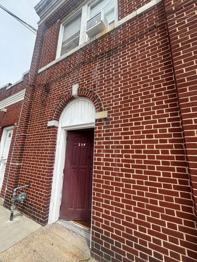 Foto principal - 158 Rockaway Ave