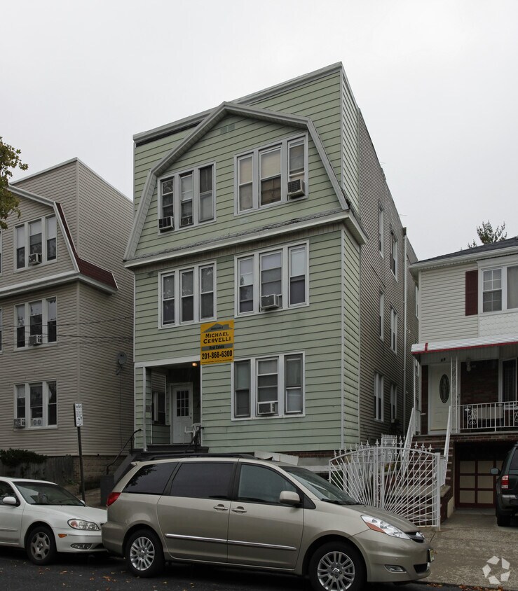 90 Pearsall Ave, Jersey City, NJ 07305 Apartments in Jersey City, NJ