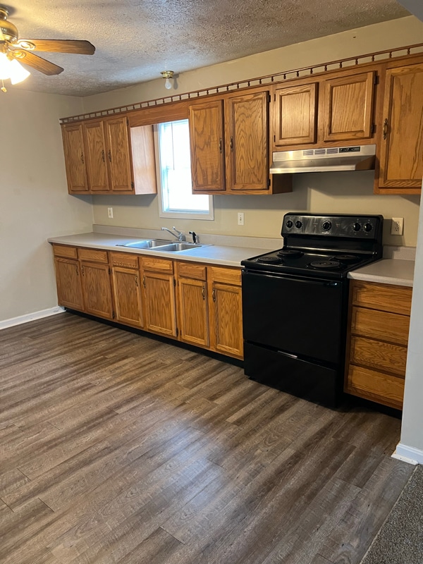 Building Photo - 107 S 6th St