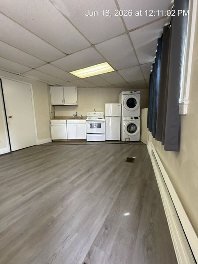 Building Photo - 487 Dallas St