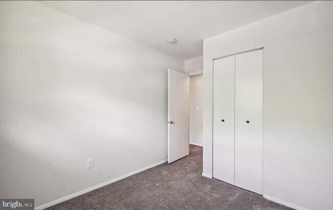 Foto del edificio - 7997 Nolcrest Rd