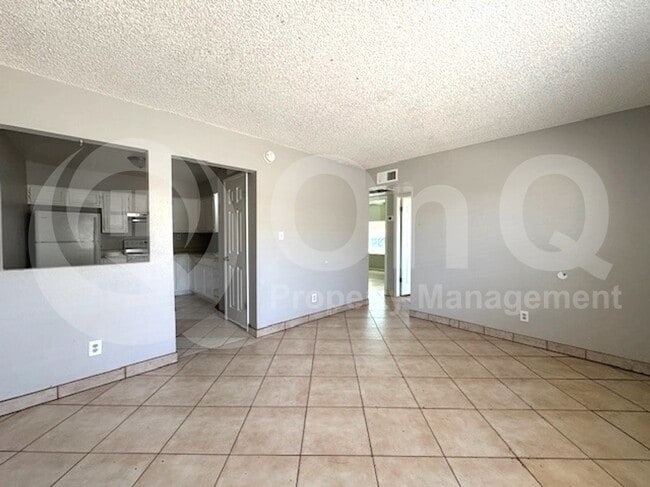 Photo - 132 E Ingram St House