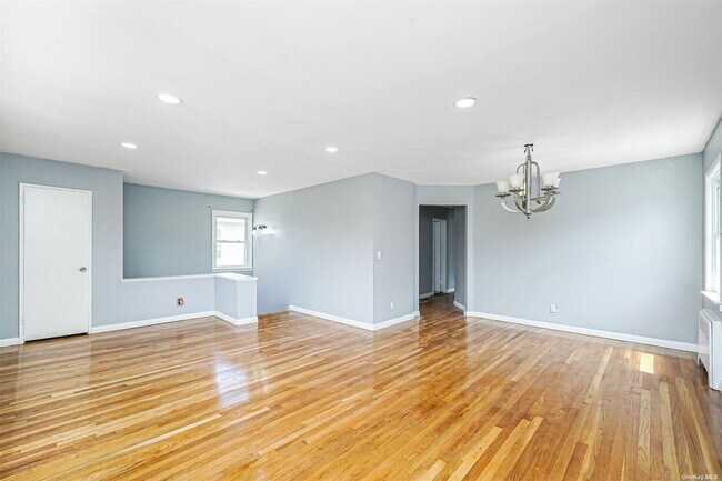 Building Photo - 387 Cochran Pl