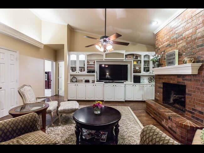 Family with large screen TV - 133 Shady Dale Ln