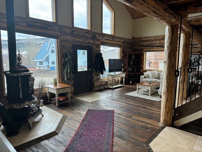 Foto del edificio - 521 Haverly St
