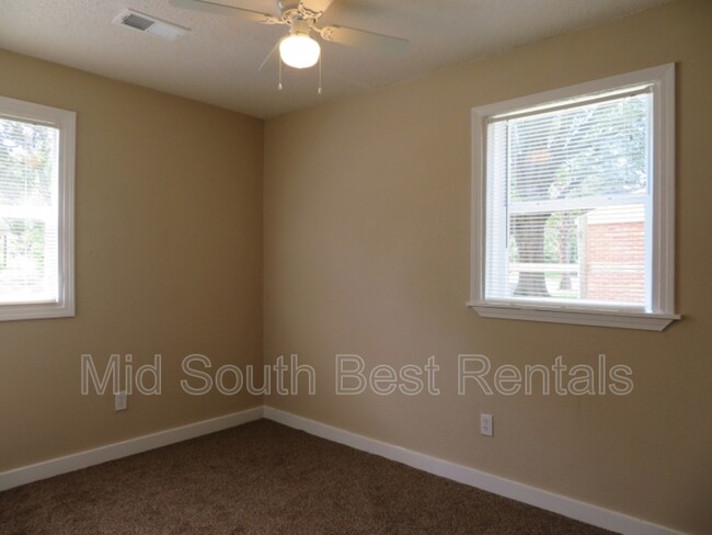 Building Photo - 3251 Madewell St