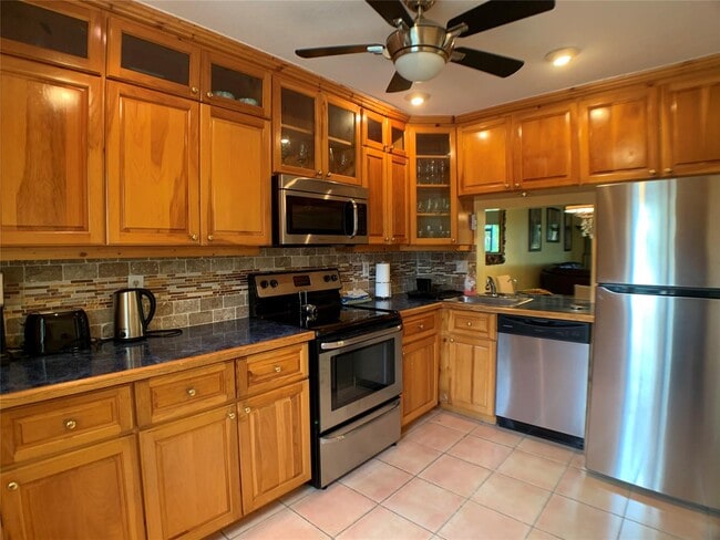 Building Photo - 3453 Carambola Cir S