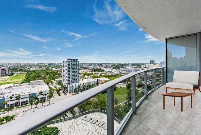 Foto del edificio - 488 NE 18th St