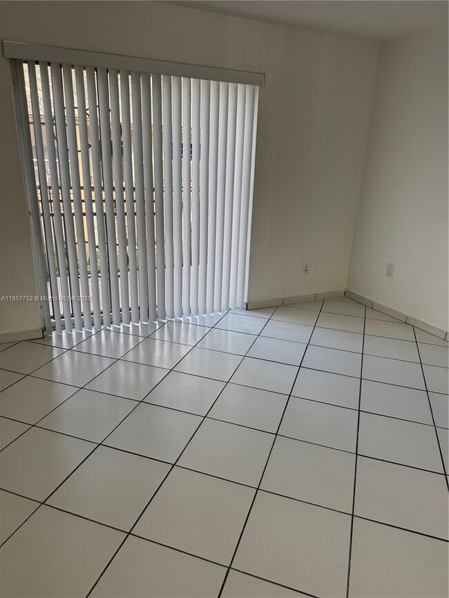Building Photo - 8851 NW 119th St