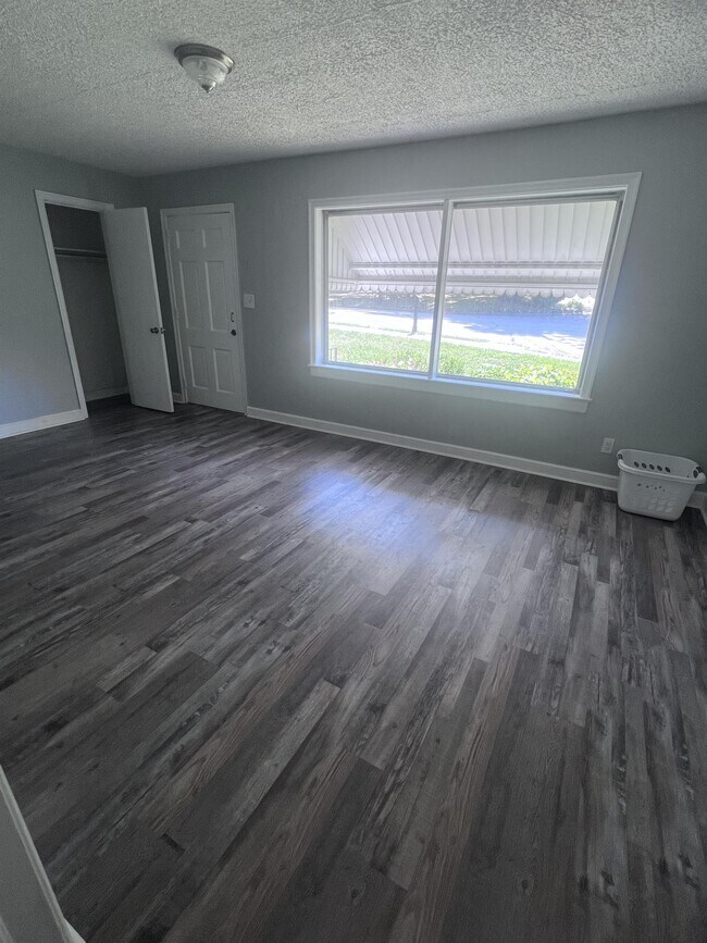 Foto del edificio - 501 Ashburn St