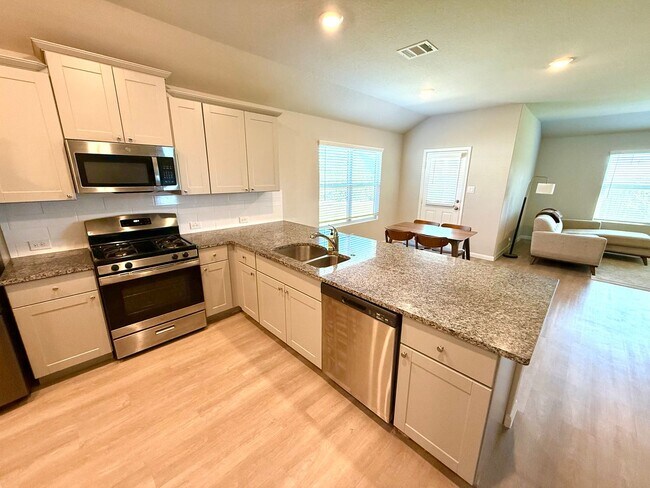Building Photo - COMING SOON! GORGEOUS 3 Bedroom / 2 Bath H...