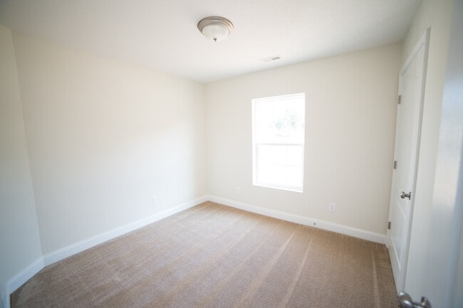 Building Photo - 65 Chaney Ln