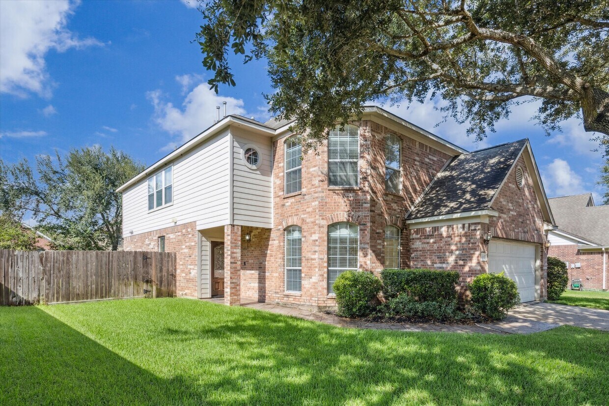 Foto principal - 19010 Country Square Dr