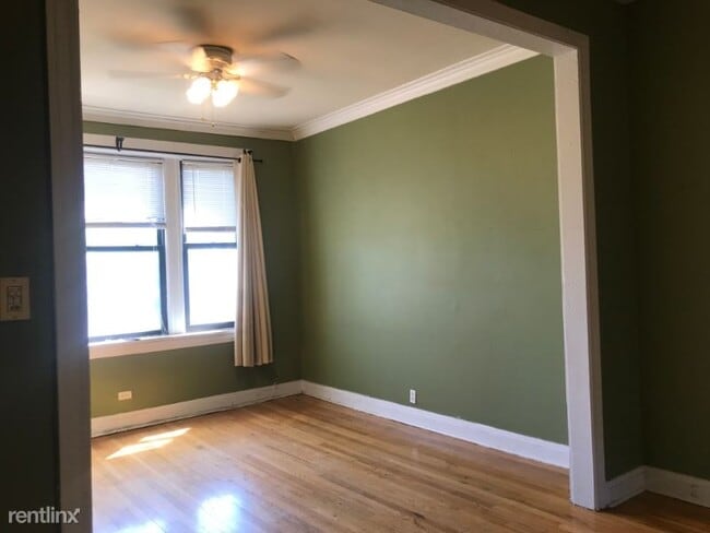 Building Photo - 1320 N Damen Ave.