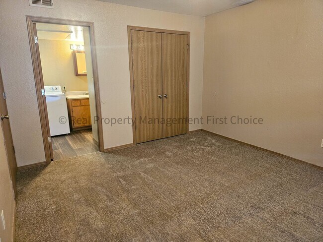 Building Photo - 51 Cedar Creek Ct