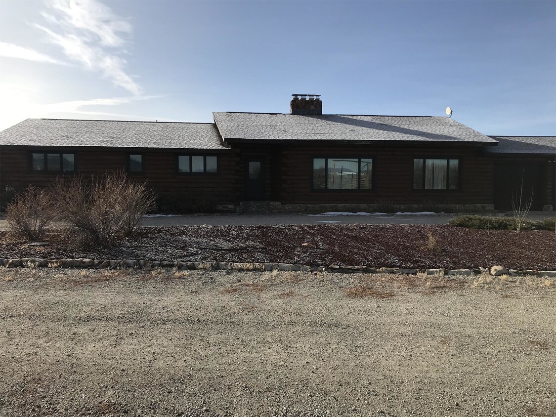 58 Runway Ln, Pinedale, WY 82941 House Rental in Pinedale, WY