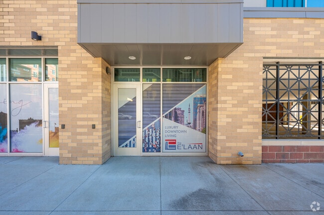 Building Photo - The E'Laan