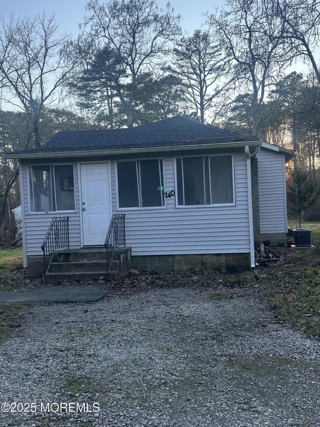 Building Photo - 240 Perrineville Rd