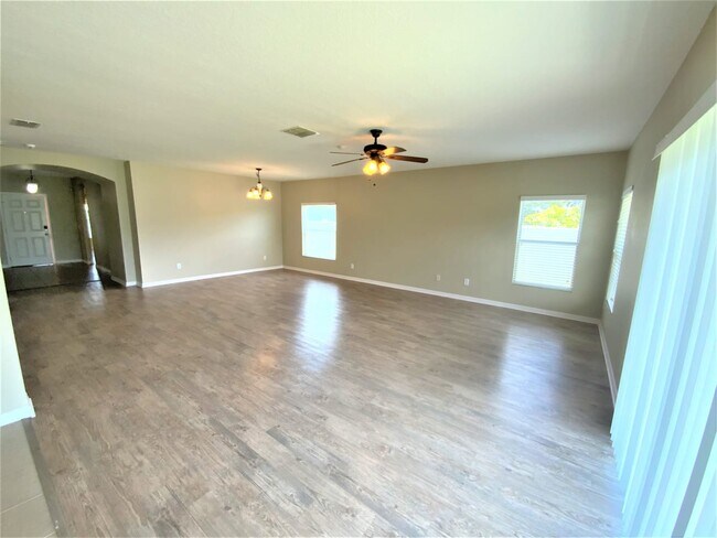 Building Photo - 4840 Windbourne Way