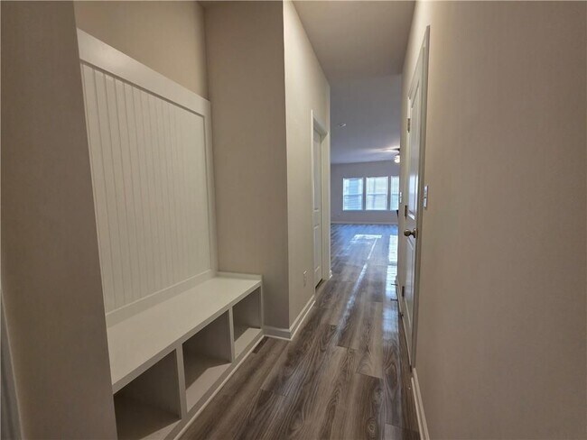 Foto del edificio - 4169 Oakwood Ter Ct