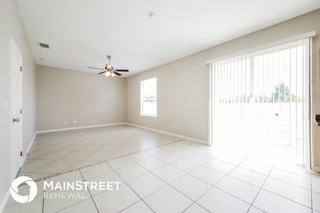 Foto del edificio - 966 Ainsworth St W