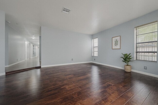 Foto del edificio - 6242 NW 1st St