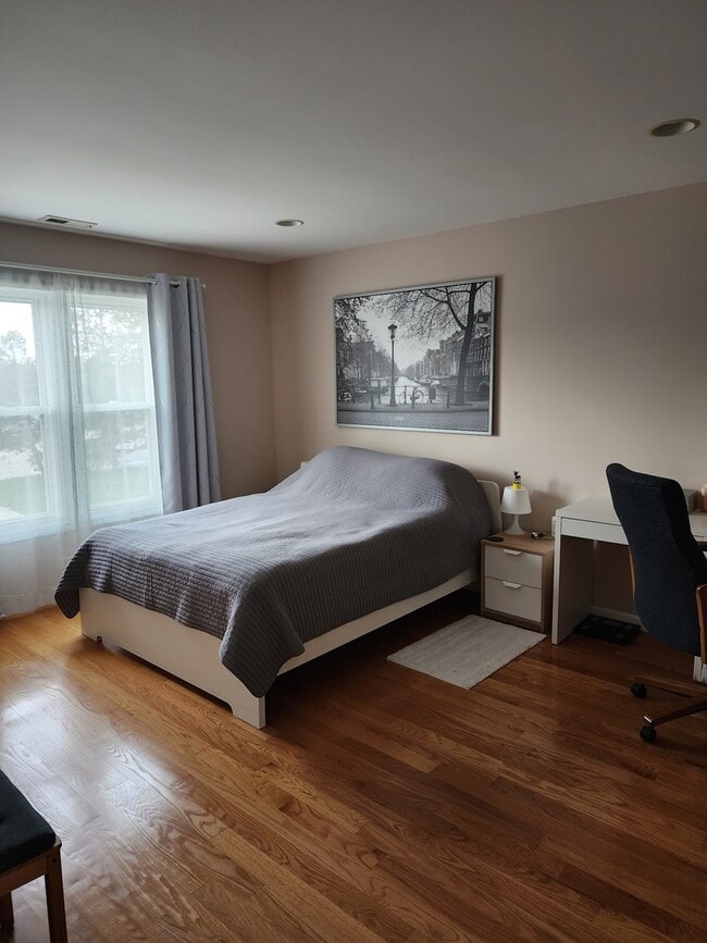 Foto del edificio - 1405 Clairmont Ct