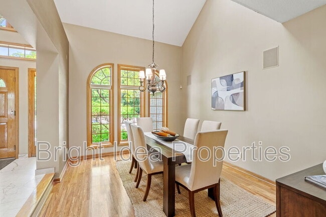 Building Photo - 6210 Deerwood Cir N