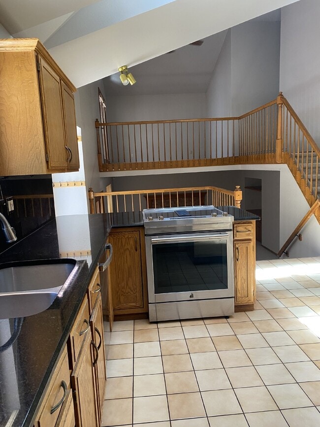 Building Photo - Northvale Lane 4 bedroom